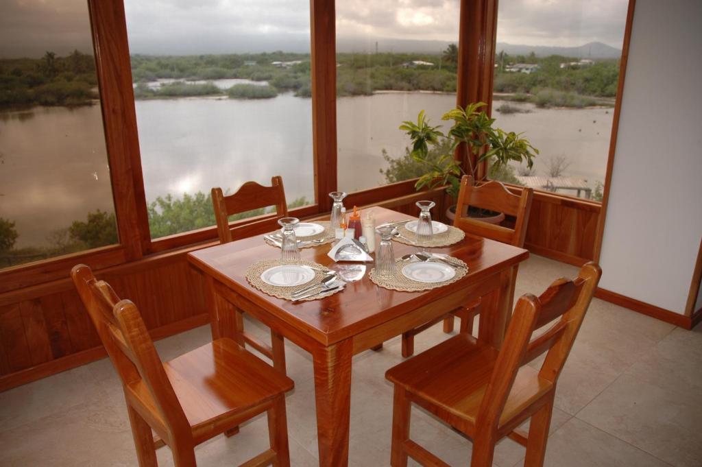 Hotel La Laguna Galapagos Puerto Villamil Bagian luar foto